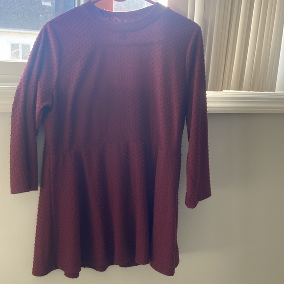 Burgundy Textured Maternity Top - Picture 2 of 3